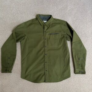 Columbia Men’s Long Sleeve Green Button-Up Shirt